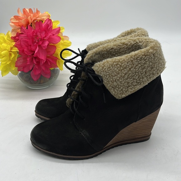 Caslon Shoes - Caslon Black Suede Wedge Ankle Bootie with Faux fur lining Sz 10. BAB2516H